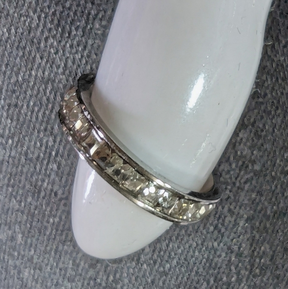 Titanium Band Ring w/clear CZ Channel Set All The Way Around  Size 6 NWT - Picture 7 of 16